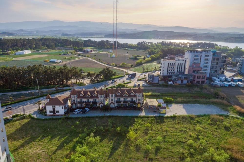 Santa Beach Pension Gangneung Exterior photo